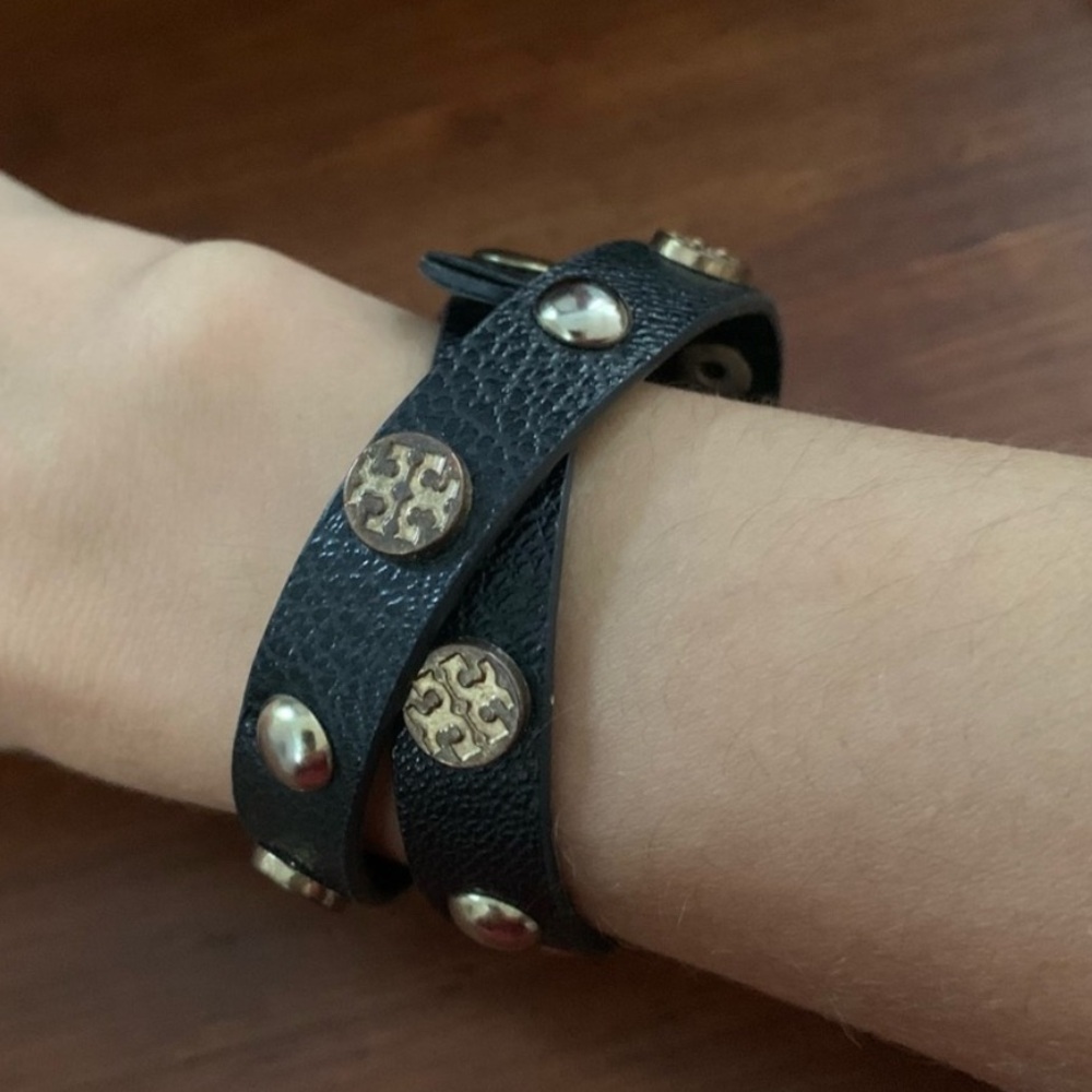 Tony Burch Double Wrap Logo Stud Bracelet Black Leather Gold Tone
